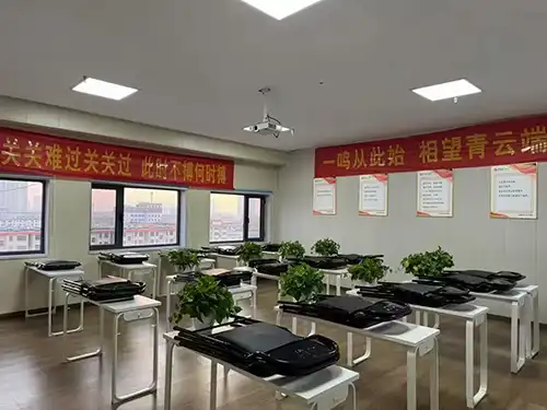 华屹大厦校区