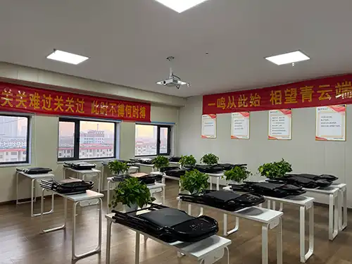 华屹大厦校区