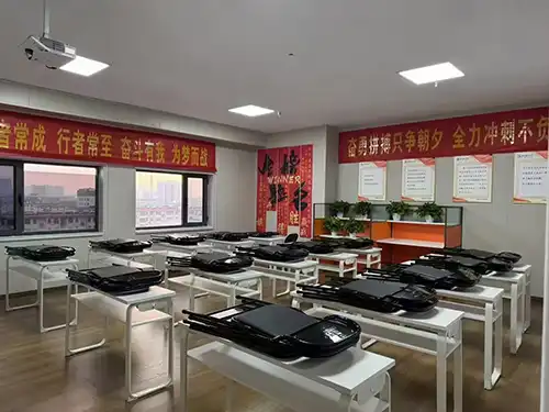 华屹大厦校区
